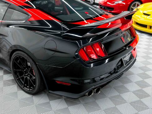 Used 2017 Ford Mustang Shelby GT350R w/ GT350R Equipment Group 920A RWD image 28