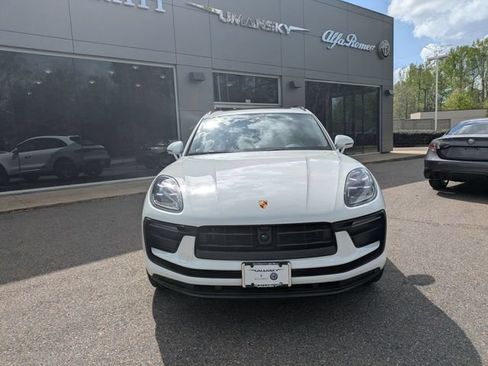 Used 2025 Porsche Macan AWD/4WD image 10