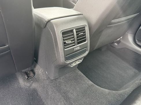 Used 2022 Volkswagen Passat 2.0T image 28