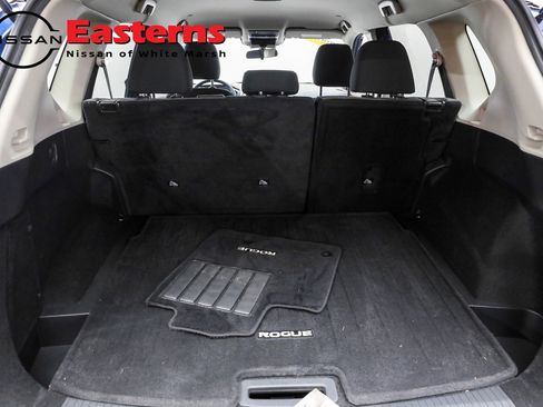 Used 2022 Nissan Rogue SV image 14