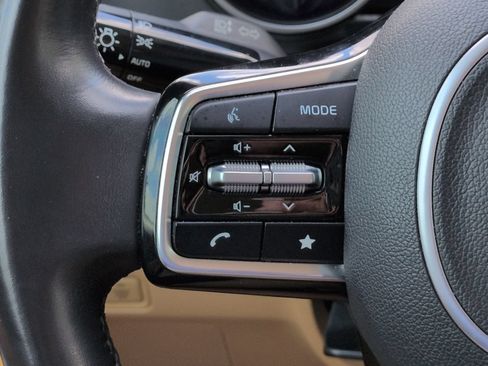 Certified 2023 Kia Carnival LX FWD image 29