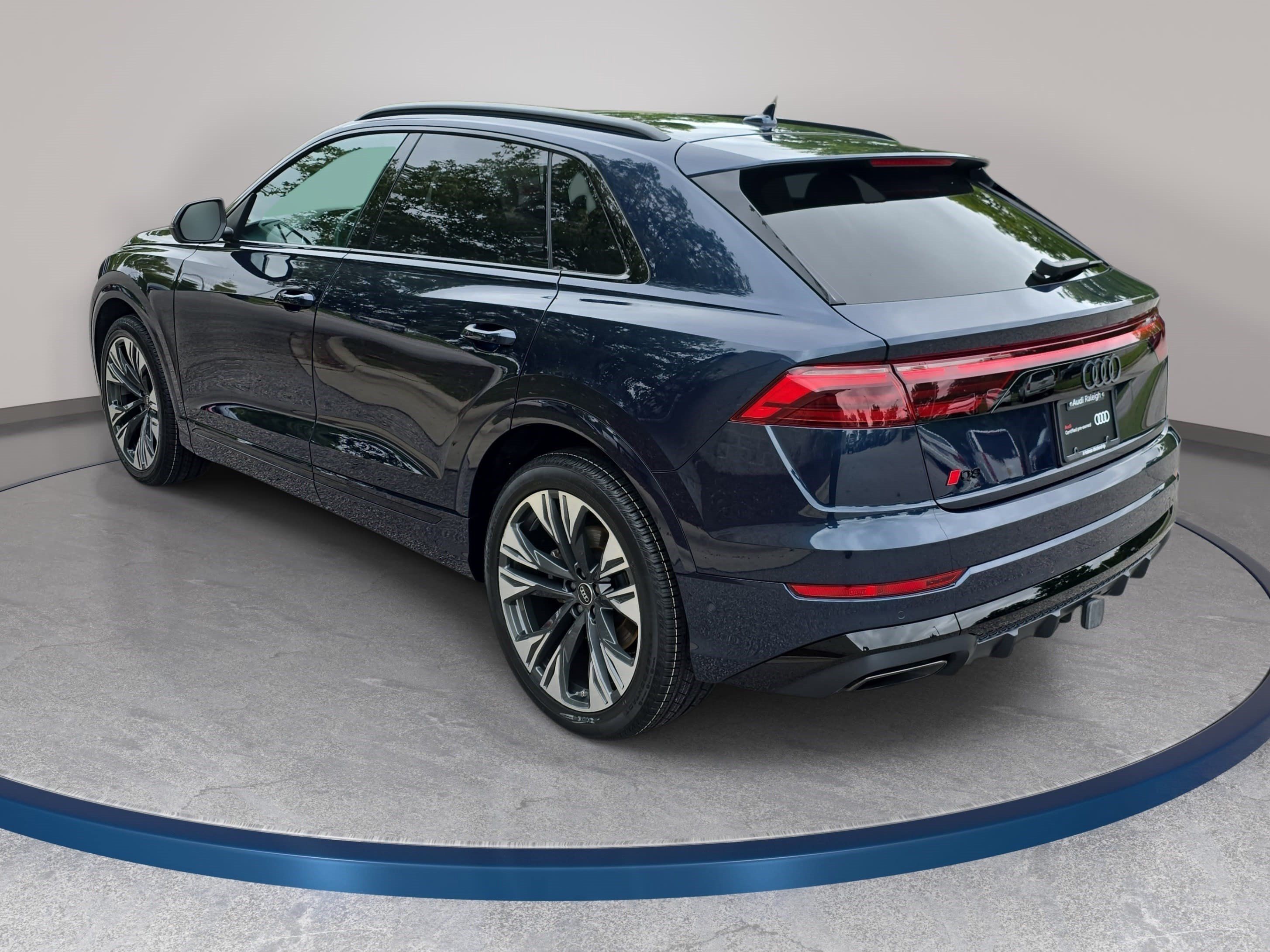 Used 2025 Audi Q8 Prestige AWD/4WD image 7