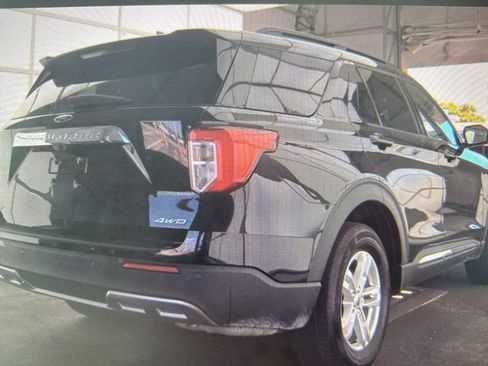 Used 2023 Ford Explorer XLT w/ Equipment Group 202A image 7