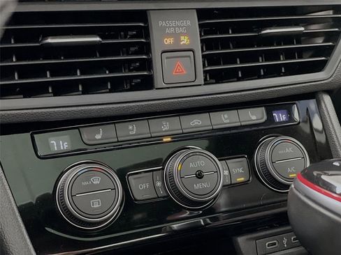 Used 2022 Volkswagen Jetta GLI Autobahn image 19