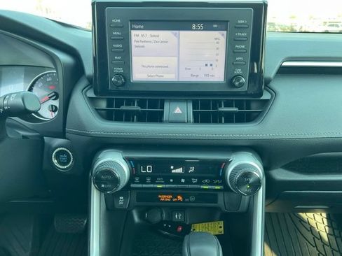 Used 2019 Toyota RAV4 XLE w/ Carpet Mat Package AWD/4WD image 20