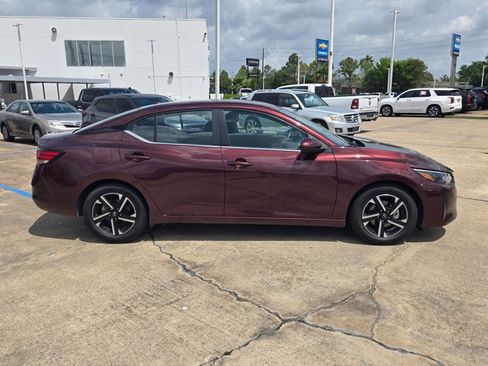 Used 2024 Nissan Sentra SV image 4