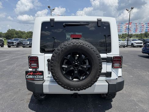 Used 2015 Jeep Wrangler Unlimited Sahara w/ Mopar Chrome Edition Group AWD/4WD image 5