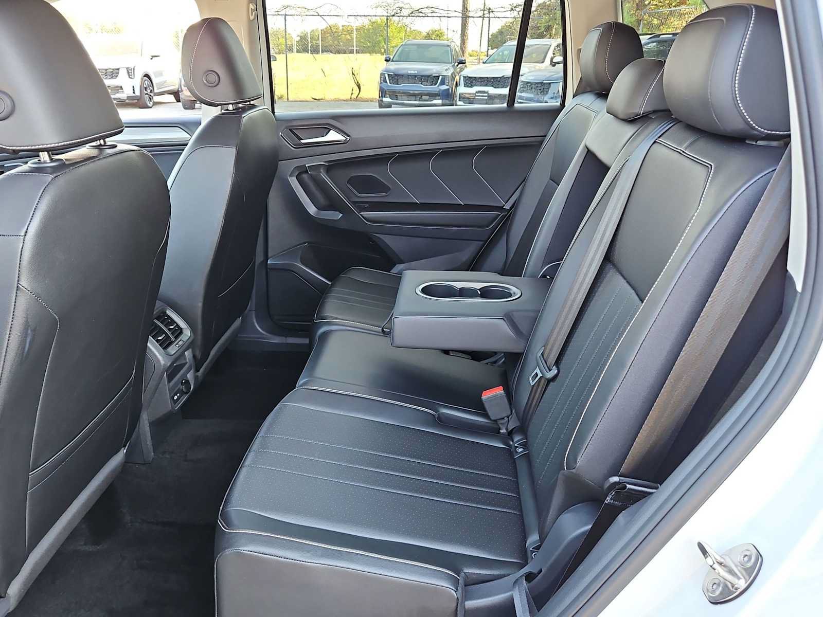 Used 2024 Volkswagen Tiguan SE AWD/4WD image 20