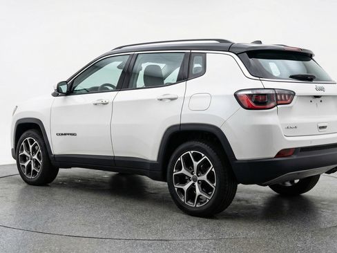 Used 2025 Jeep Compass Limited image 6