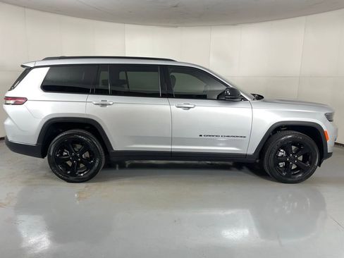 New 2025 Jeep Grand Cherokee L Laredo AWD/4WD image 9