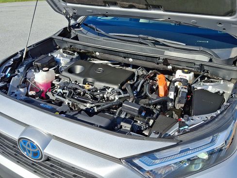 Certified 2022 Toyota RAV4 XLE image 28