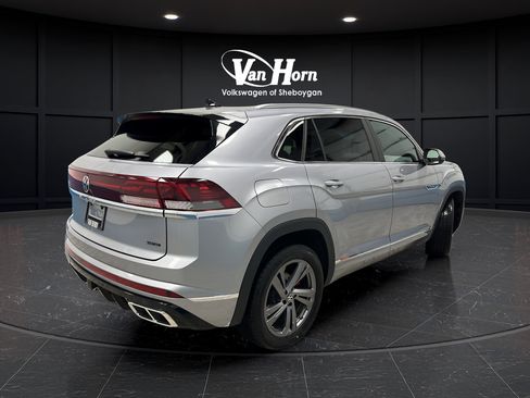 Used 2024 Volkswagen Atlas Cross Sport SEL R-Line AWD/4WD image 7
