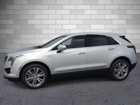 Used 2020 Cadillac XT5 Premium Luxury FWD image 2