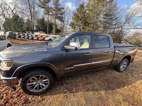 Used 2019 RAM 1500 Laramie image 5