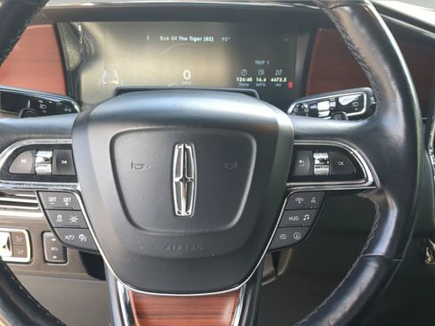 Used 2023 Lincoln Navigator Reserve AWD/4WD image 12