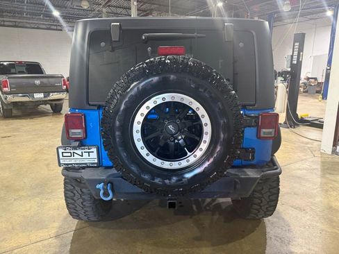 Used 2015 Jeep Wrangler Sport w/ Quick Order Package 24S AWD/4WD image 3