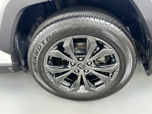 Used 2024 Toyota RAV4 XLE Premium image 32