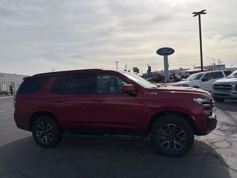 Used 2023 Chevrolet Tahoe Z71 w/ Luxury Package image 3