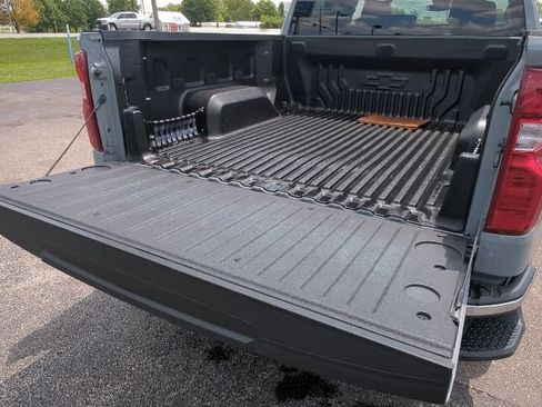 Used 2024 Chevrolet Silverado 1500 LT AWD/4WD image 19