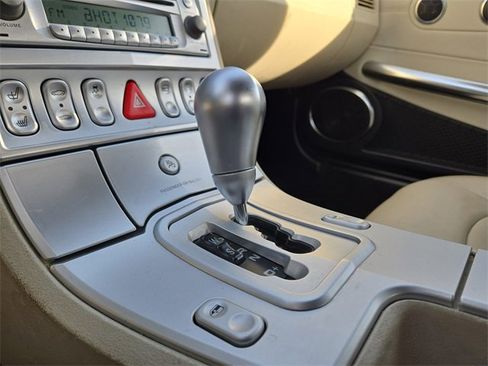 Used 2006 Chrysler Crossfire Limited image 15