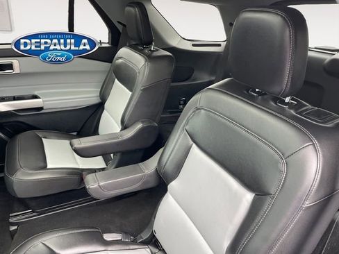 Used 2023 Ford Explorer XLT w/ Equipment Group 202A AWD/4WD image 17