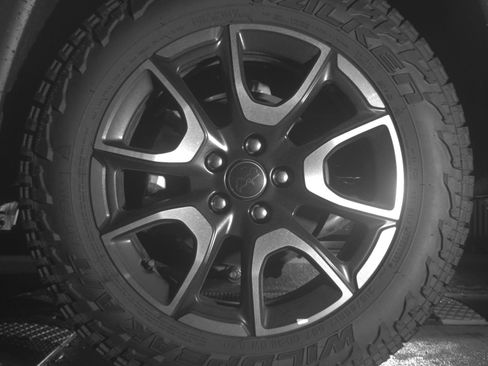 Used 2025 Jeep Compass Trailhawk AWD/4WD image 14