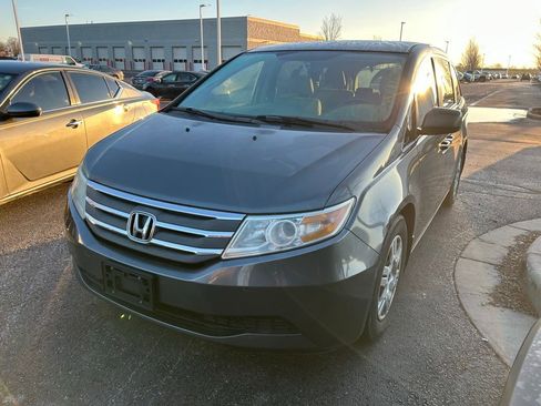 Used 2011 Honda Odyssey LX image 2