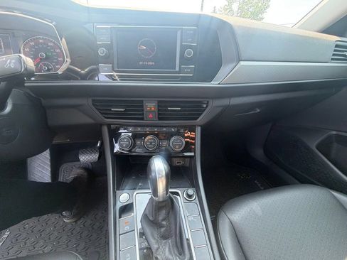 Used 2019 Volkswagen Jetta SE FWD image 15
