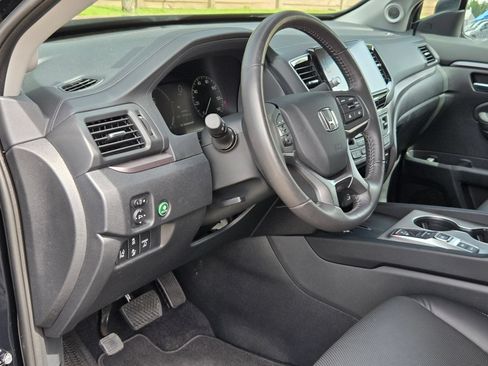 Certified 2025 Honda Ridgeline RTL image 12