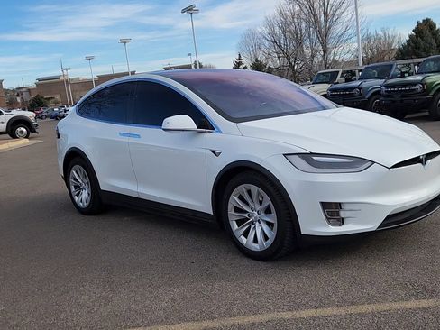 Used 2017 Tesla Model X 90D image 5