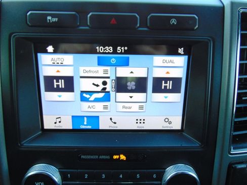 Used 2019 Ford Expedition Max XLT image 28