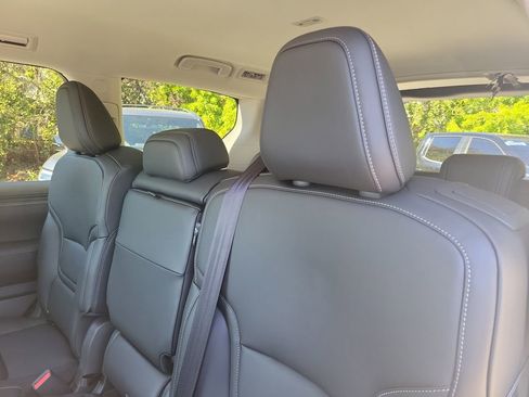 New 2026 Nissan Armada SV image 15