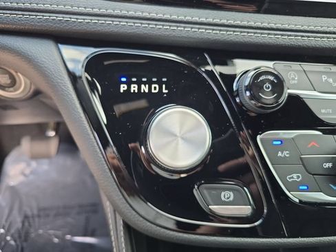 New 2026 Chrysler Pacifica Limited w/ S Appearance Package FWD image 23