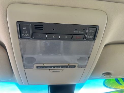 Used 2010 Lexus LS 460 AWD image 19