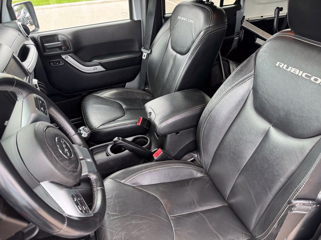 Used 2015 Jeep Wrangler Unlimited Rubicon AWD/4WD image 6