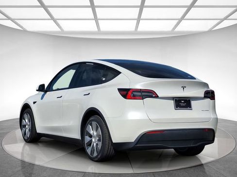 Used 2021 Tesla Model Y Long Range AWD/4WD image 6