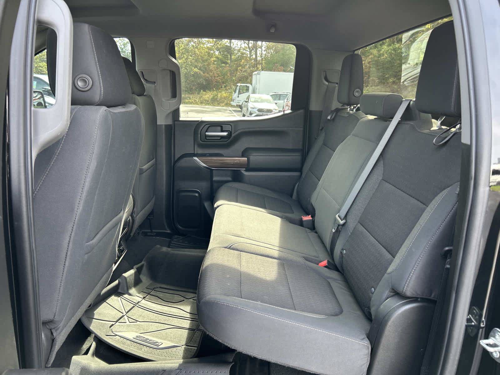 Used 2019 Chevrolet Silverado 1500 RST w/ Z71 Off-Road Package AWD/4WD image 11