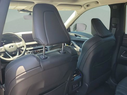 Used 2026 INFINITI QX60 Luxe w/ Cargo Package FWD image 8