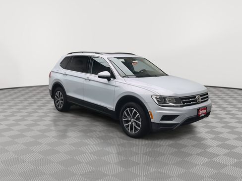 Used 2019 Volkswagen Tiguan SEL Premium R-Line FWD image 30