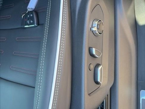 Used 2026 GMC Sierra 2500 AT4X w/ LPO, Black Badging Package image 18