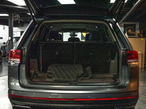 Used 2023 Volkswagen Atlas SE w/ Panoramic Sunroof Package image 7