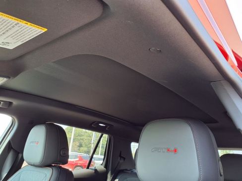 New 2026 GMC Terrain AT4 w/ Convenience Package III image 17