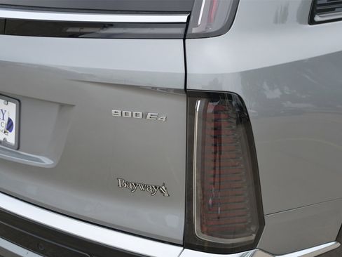 New 2026 Cadillac Vistiq Premium Luxury w/ LPO, Floor Liner Package image 20