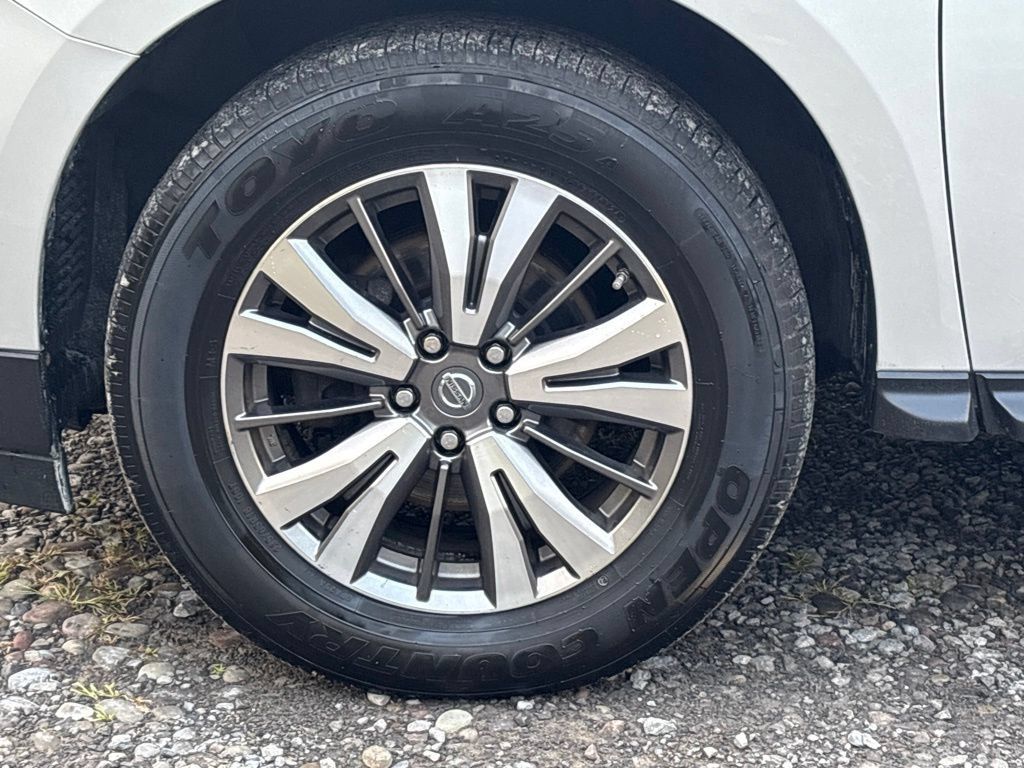 Used 2019 Nissan Pathfinder SL AWD/4WD image 9