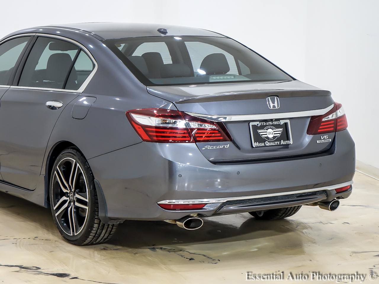 Used 2017 Honda Accord Touring image 9