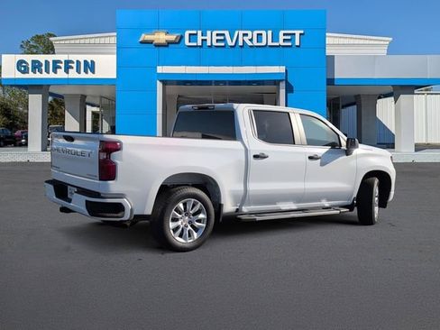 Used 2025 Chevrolet Silverado 1500 Custom image 4