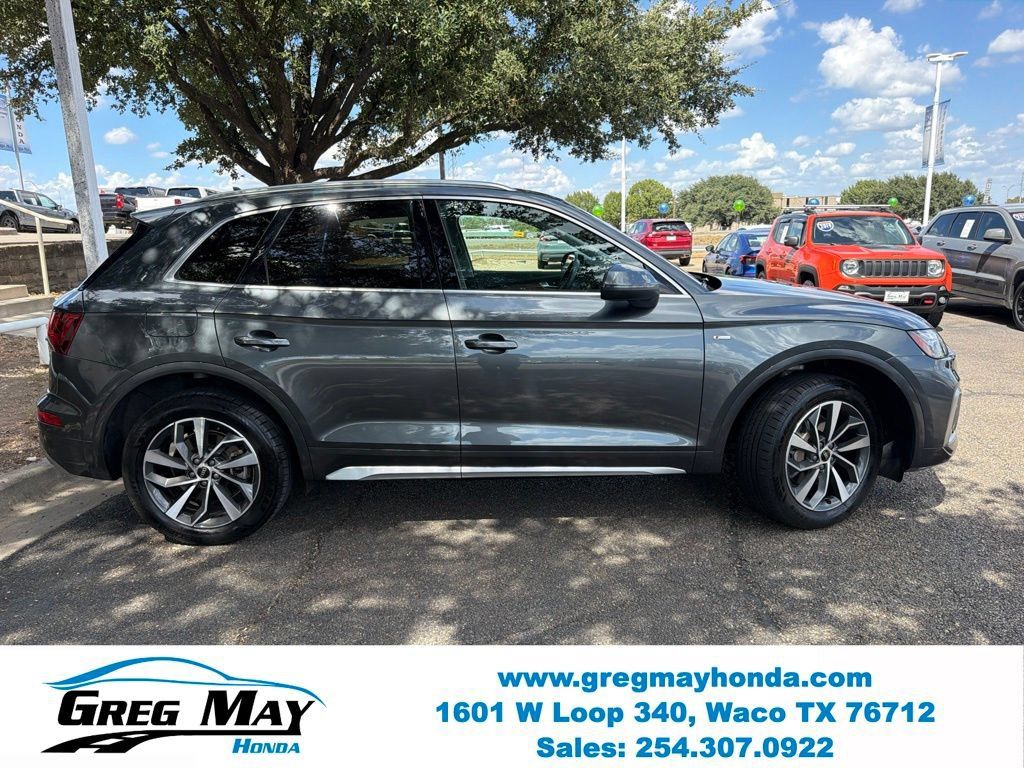 Used 2023 Audi Q5 2.0T Premium Plus w/ Premium Plus Package AWD/4WD image 2