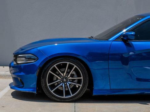 Used 2022 Dodge Charger R/T w/ Plus Group RWD image 18