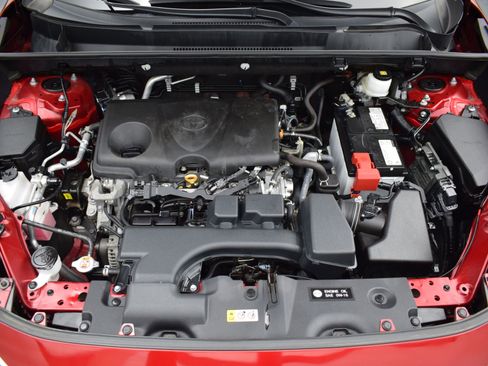 Used 2023 Toyota RAV4 XLE Premium image 9