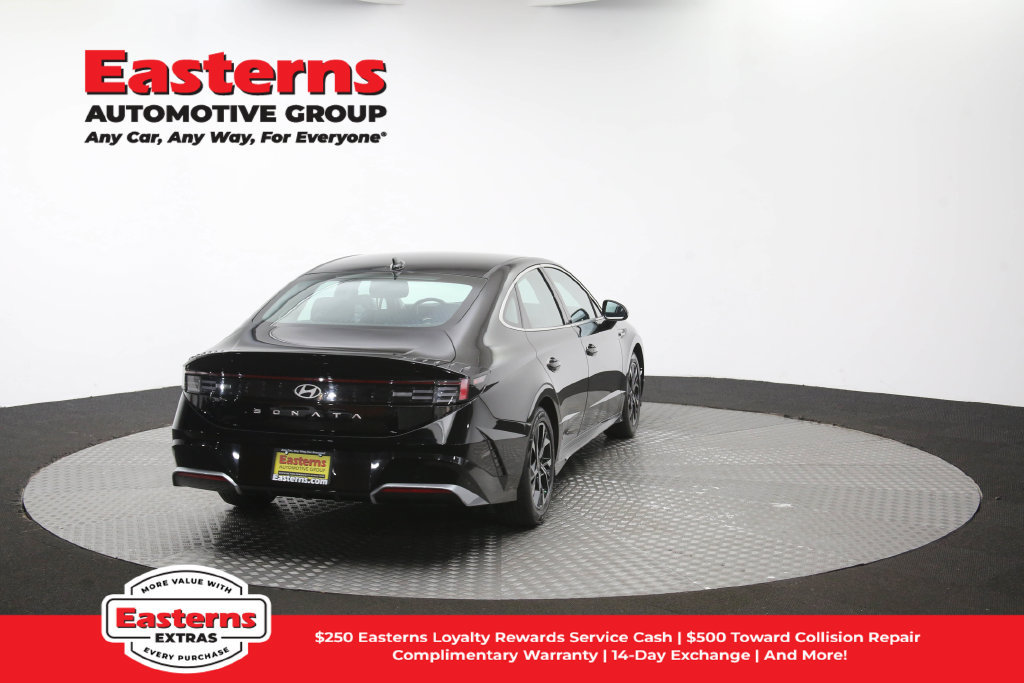 Used 2025 Hyundai Sonata SEL FWD image 42